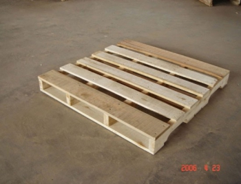 Pallet gỗ 2 hướng nâng tải trọng 500 Kg